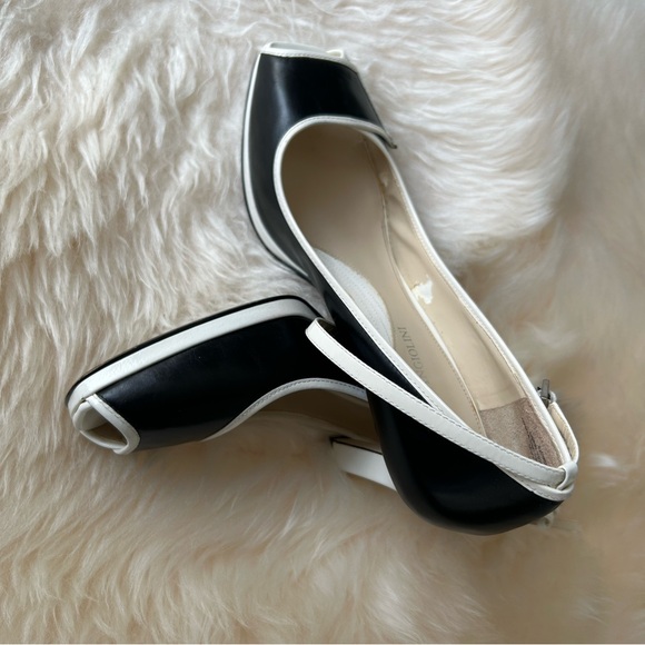 Vintage Enzo Angiolini Black with White Heels - Picture 5 of 12